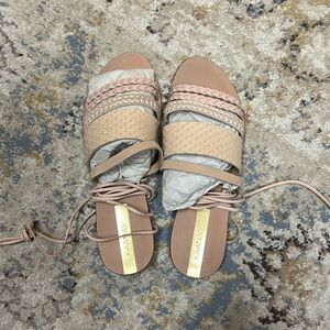 Kaanas lace up sandals